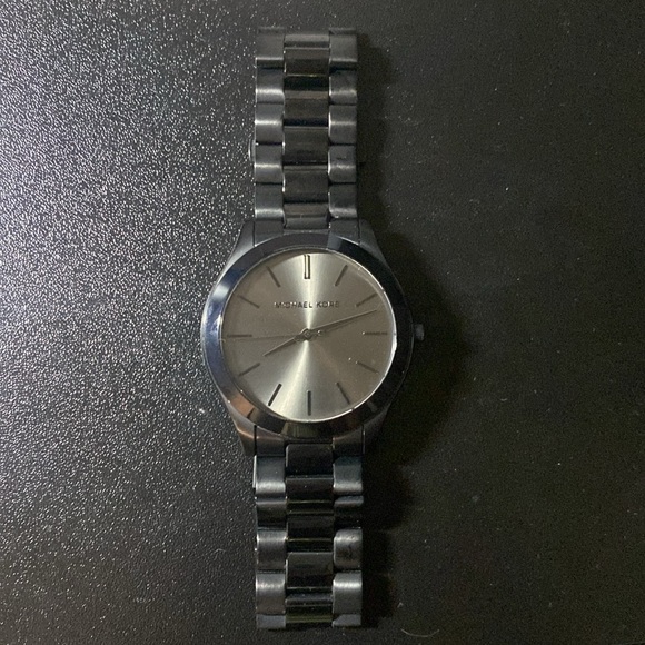 Michael Kors Black Watch - Picture 2 of 5